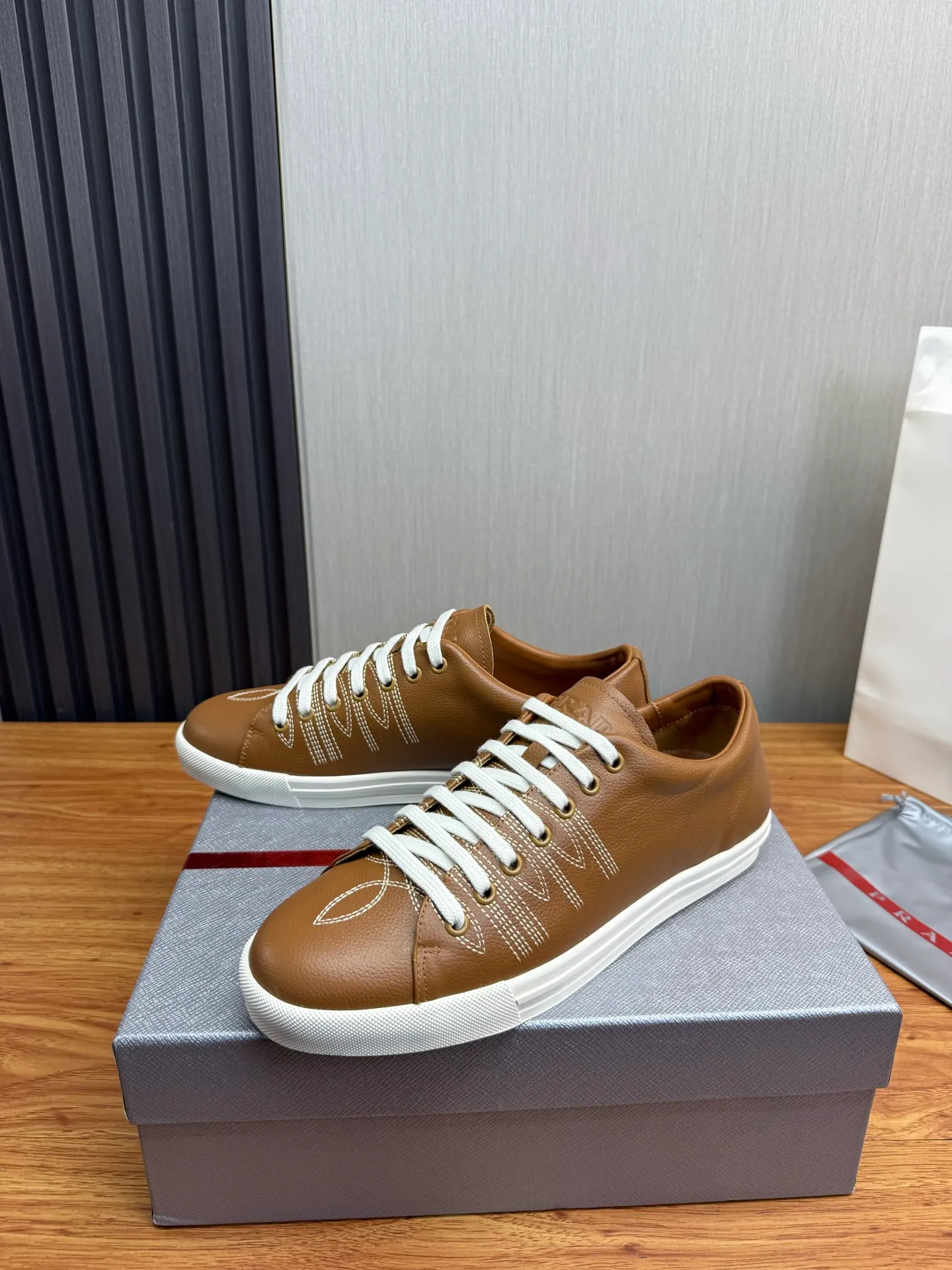 Men's shoes 560💰 [PRADA] Popular items in men's shoe counters, synchronized with the official website, 1 high-quality shipment ✔️Original cowhide + cowhide lining, 1🆚1 replica, original sole, 38-45 (45 customized, non-refundable)